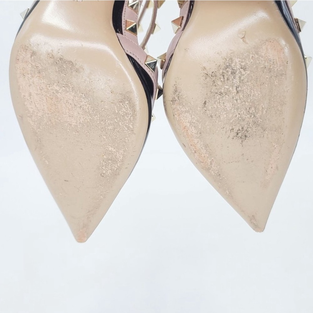 VALENTINO ROCKSTUD ‘100 Pumps’ Gold Studded Slingback Heels Nude/ Black. Sz 37 🔥 - Picture 9 of 10
